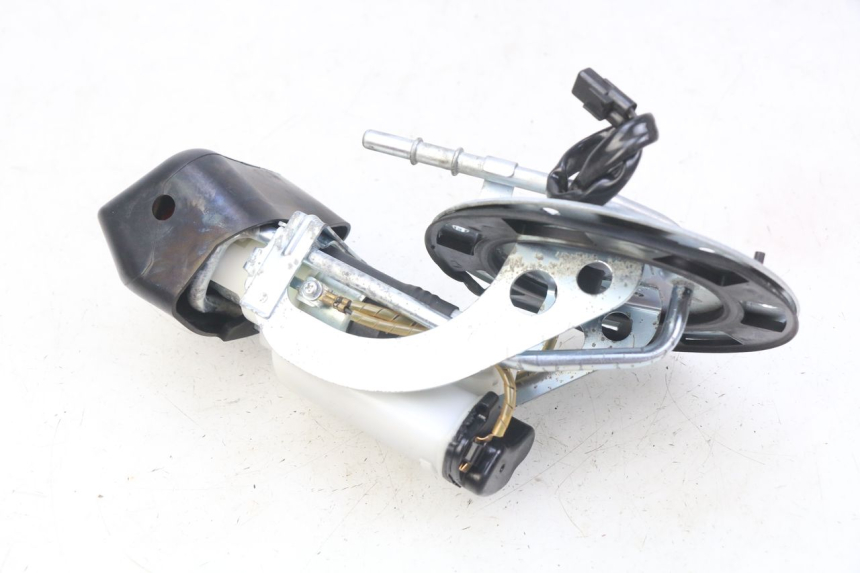 photo de BOMBA DE COMBUSTÍVEL HONDA CB R 1000 (2018 - 2023) - Estado da superfície