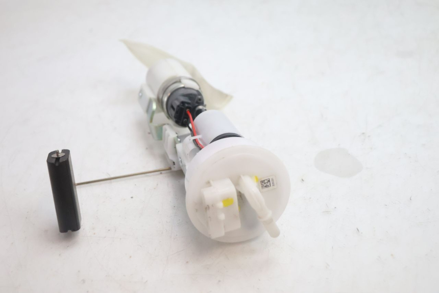photo de Bomba de combustível PIAGGIO MP3 HPE 530 (2022 - 2026) - Estado da superfície