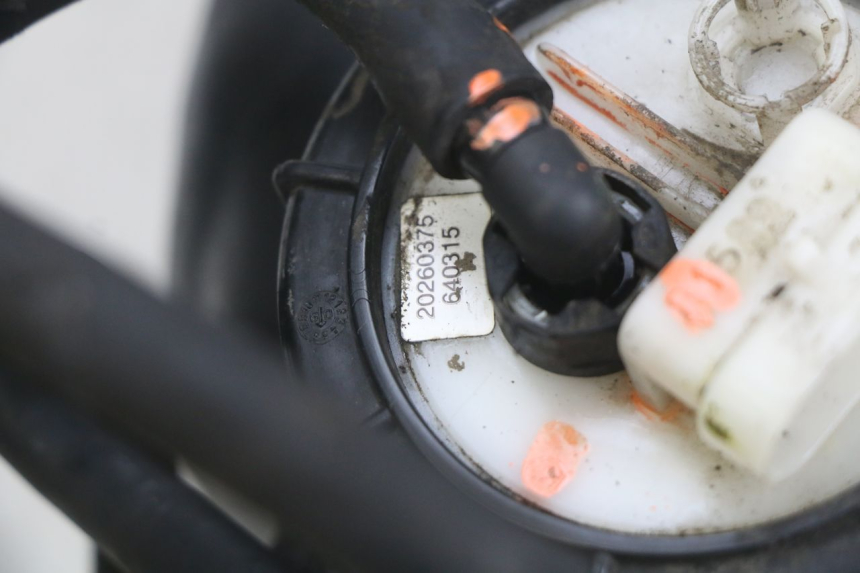 photo de BOMBA DE COMBUSTÍVEL PIAGGIO MP3 LT 400 (2007 - 2012) - Zoom do estado de desgaste