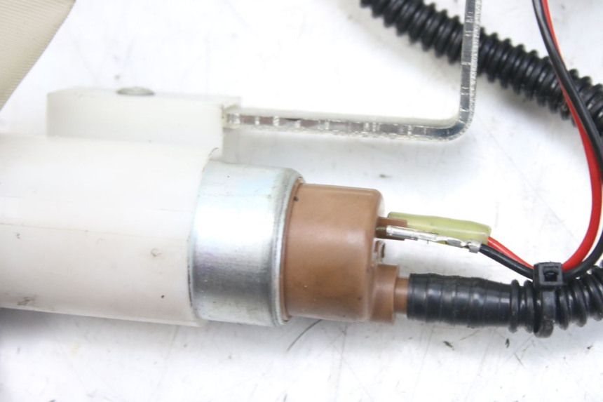 photo de BOMBA DE COMBUSTÍVEL PIAGGIO MP3 RL 250 (2006 - 2010) - Zoom do estado de desgaste