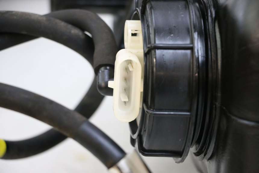 photo de BOMBA DE COMBUSTÍVEL PIAGGIO MP3 500 (2011 - 2015) - Zoom do estado de desgaste