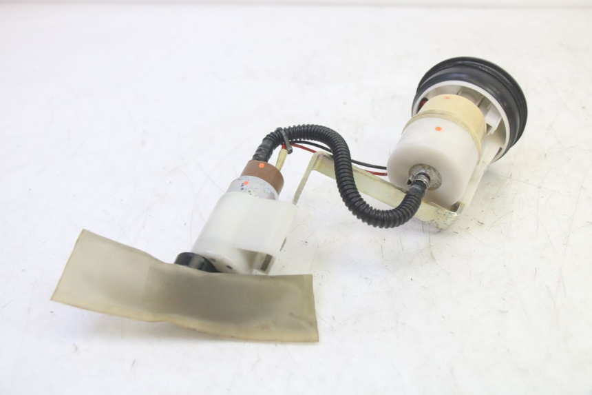 photo de BOMBA DE COMBUSTÍVEL PIAGGIO MP3 RL 250 (2006 - 2010) - Pontos de fixação