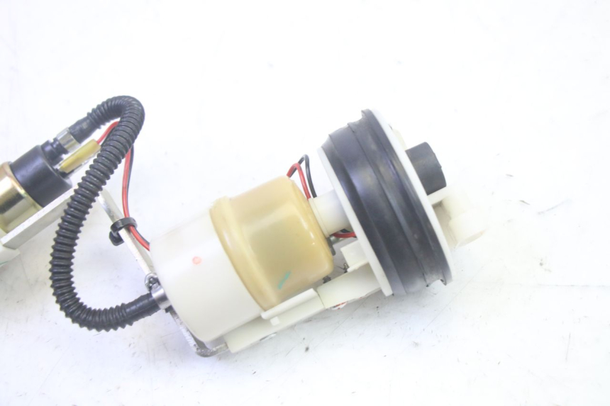 photo de BOMBA DE COMBUSTÍVEL PIAGGIO MP3 RL 250 (2006 - 2010) - Zoom do estado de desgaste