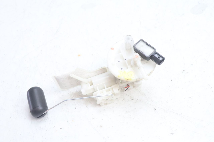 photo de Bomba de combustível YAMAHA N-MAX NMAX 125 (2021 - 2024) - Zoom do estado de desgaste