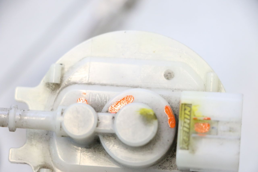 photo de BOMBA DE COMBUSTÍVEL HONDA PCX (JF57/JF64) 125 (2014 - 2018) - Zoom do estado de desgaste