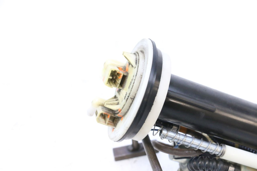 photo de BOMBA DE COMBUSTÍVEL PEUGEOT SATELIS COMPRESSOR K15 125 (2006 - 2009) - Zoom do estado de desgaste