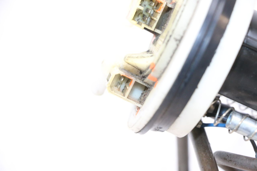 photo de BOMBA DE COMBUSTÍVEL PEUGEOT SATELIS COMPRESSOR K15 125 (2006 - 2009) - Outro ângulo de visão