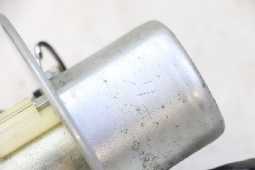 photo de BOMBA DE COMBUSTÍVEL SUZUKI SV S 650 (2003 - 2009) - Zoom do estado de desgaste