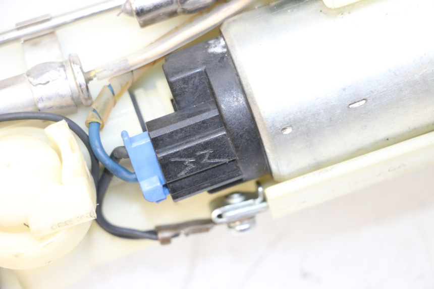 photo de BOMBA DE COMBUSTÍVEL SUZUKI SV S 650 (2003 - 2009) - Outro ângulo de visão