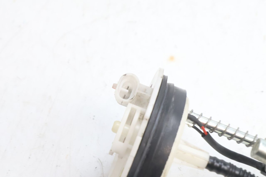 photo de BOMBA DE COMBUSTÍVEL YAMAHA X-MAX XMAX 125 (2010 - 2013) - Zoom do estado de desgaste
