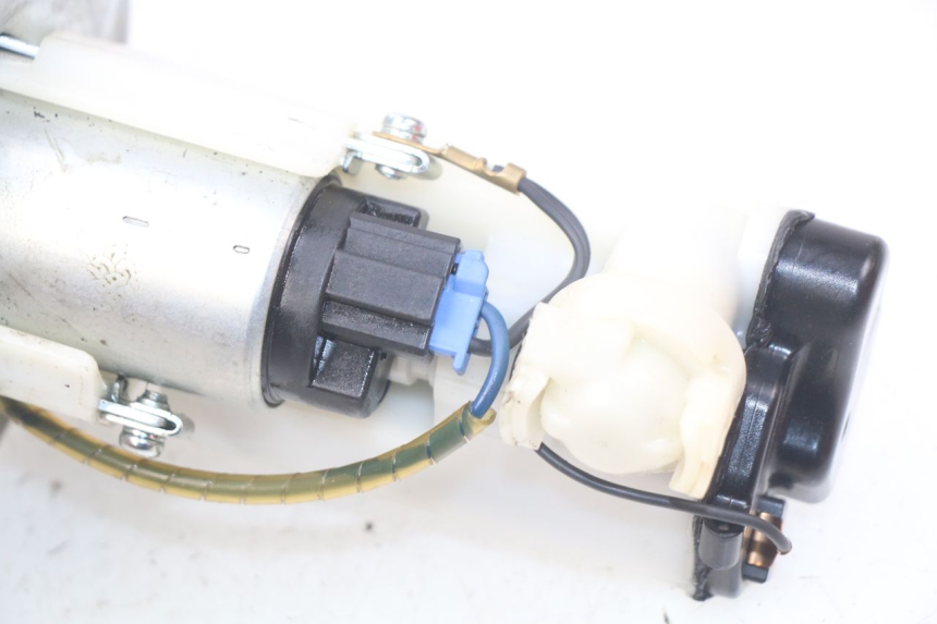 photo de BOMBA DE COMBUSTÍVEL KAWASAKI Z S 750 (2003 - 2006) - Estado da superfície
