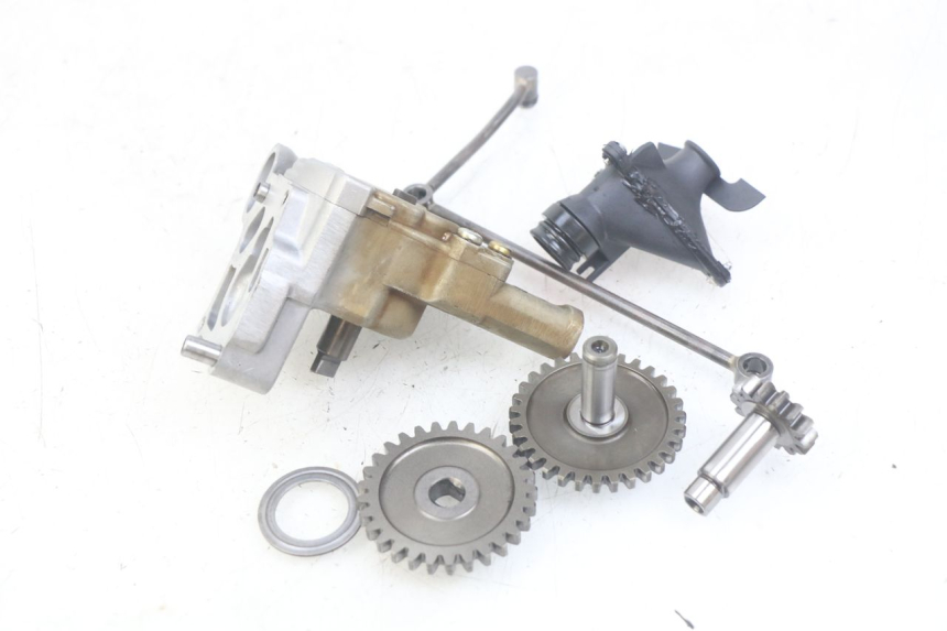 photo de BOMBA DE ÓLEO TRIUMPH SPRINT ST 955 (1999 - 2001) - Zoom do estado de desgaste