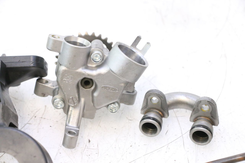 photo de BOMBA DE ÓLEO YAMAHA YZF R6 600 (2008 - 2009) - Marcações e referências