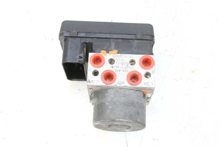 photo de BOMBA ABS SUZUKI BURGMAN 650 (2013 - 2020) - Detalhe da peça