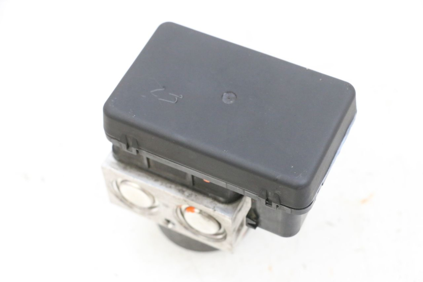 photo de BOMBA ABS SUZUKI BURGMAN 650 (2013 - 2020) - Ampliação técnica