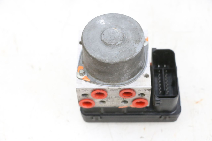 photo de BOMBA ABS SUZUKI BURGMAN 650 (2013 - 2020) - Pontos de fixação