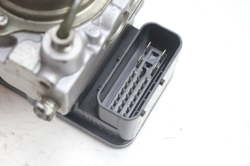 photo de BOMBA ABS SUZUKI BURGMAN EXECUTIVE ABS 650 (2006 - 2012) - Zoom do estado de desgaste