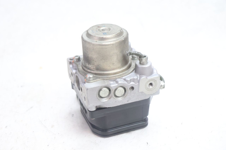 photo de BOMBA ABS SUZUKI BURGMAN EXECUTIVE ABS 650 (2006 - 2012) - Pontos de fixação