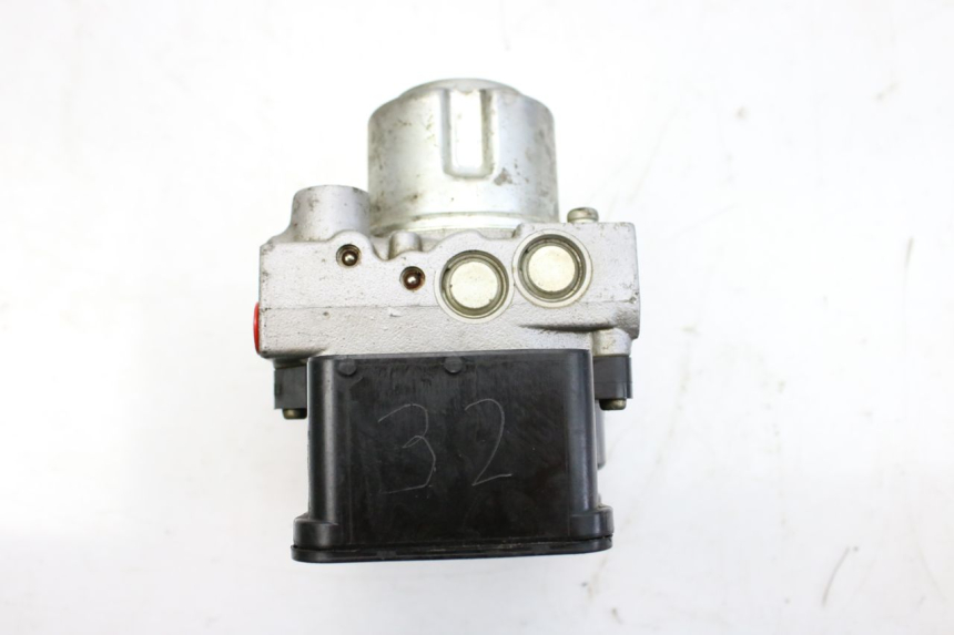 photo de BOMBA ABS HONDA FES S-WING SWING ABS 125 (2007 - 2015) - Detalhe da peça