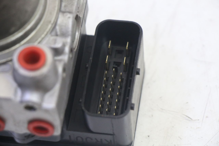 photo de BOMBA ABS HONDA FES S-WING SWING ABS 125 (2007 - 2015) - Zoom do estado de desgaste