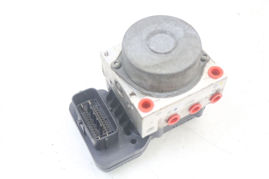 photo de BOMBA ABS YAMAHA FJR ABS 1300 (2006 - 2012) - Pontos de fixação
