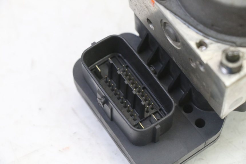 photo de BOMBA ABS YAMAHA FJR ABS 1300 (2006 - 2012) - Zoom do estado de desgaste