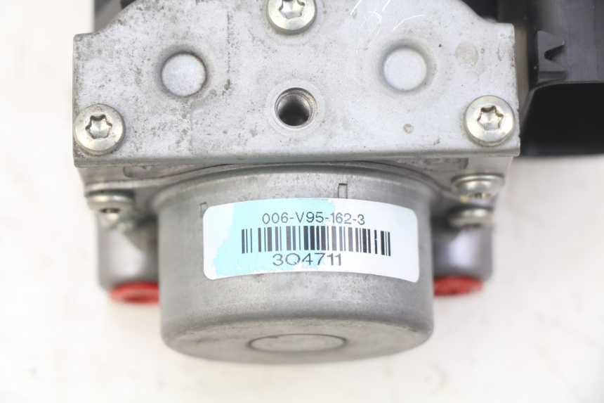 photo de BOMBA ABS HONDA FORZA 125 (2015 - 2016) - Zoom do estado de desgaste