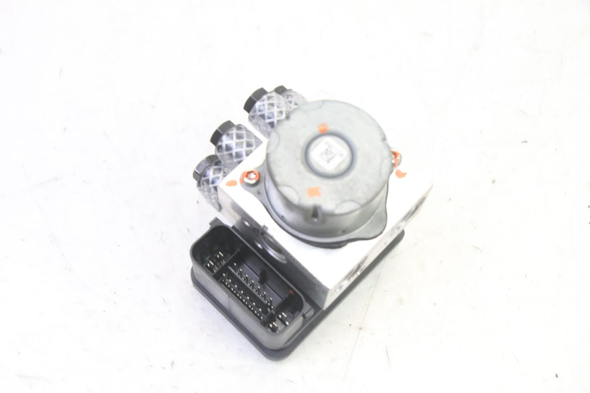 photo de BOMBA ABS BMW G310 R 310 (2016 - 2020) - Ampliação técnica