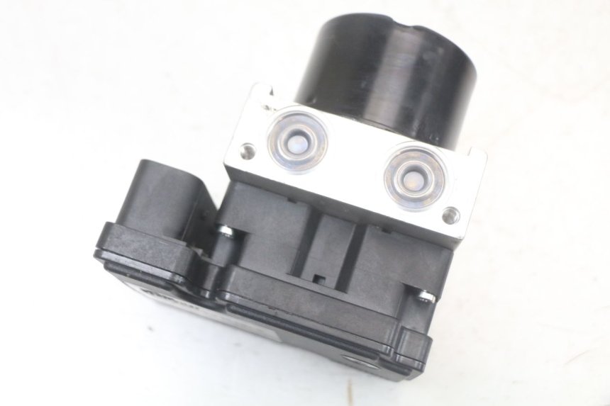 photo de BOMBA ABS PIAGGIO MP3 HPE 350 (2018 - 2020) - Pontos de fixação