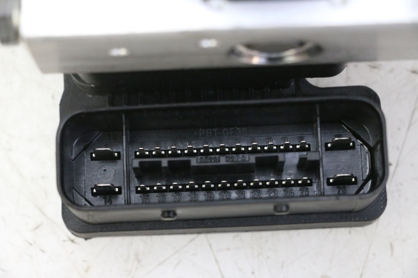 photo de BOMBA ABS PIAGGIO MP3 HPE 310 (2024 - 2025) - Ampliação dos componentes