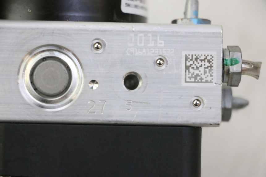photo de BOMBA ABS PIAGGIO MP3 HPE 310 (2024 - 2025) - Zoom do estado de desgaste
