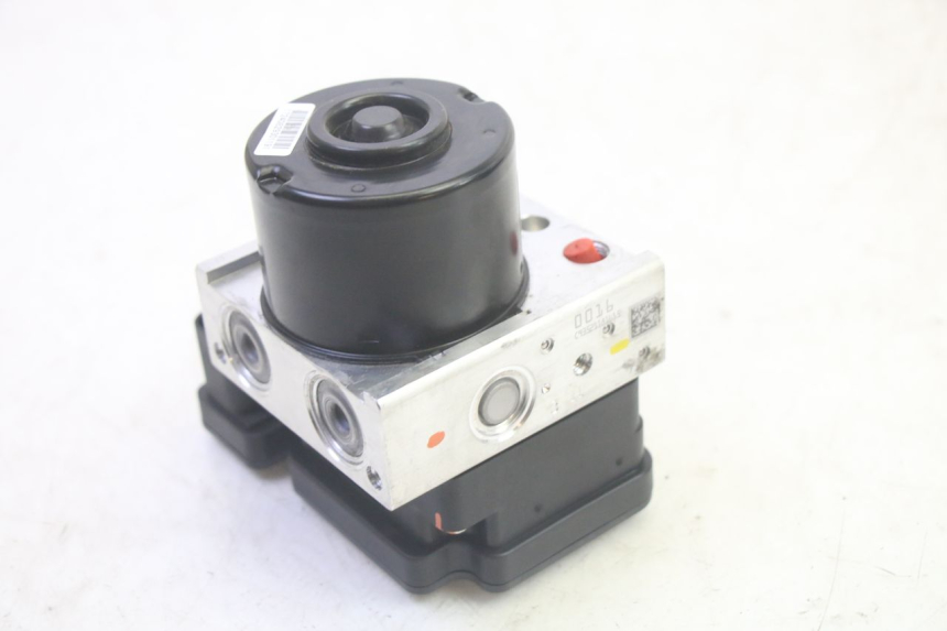 photo de BOMBA ABS PIAGGIO MP3 HPE 350 (2018 - 2020) - Pontos de fixação