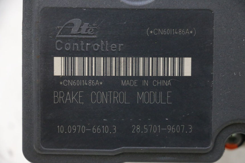 photo de BOMBA ABS PIAGGIO MP3 HPE 300 (2019 - 2026) - Ampliação técnica