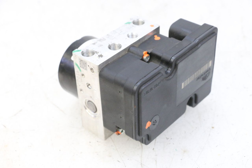 photo de BOMBA ABS PIAGGIO MP3 HPE 300 (2019 - 2026) - Estado da superfície