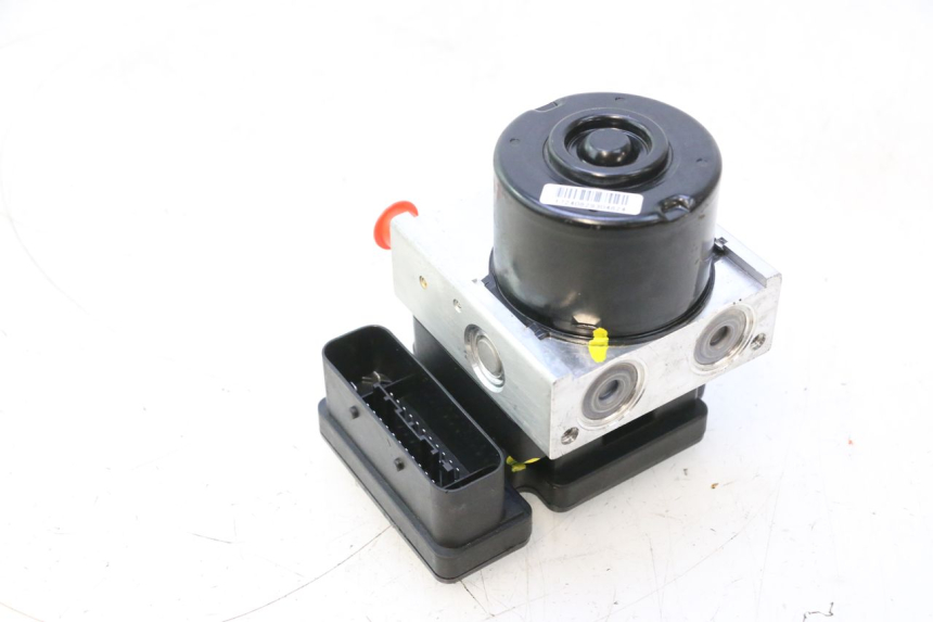 photo de BOMBA ABS PIAGGIO MP3 HPE 530 (2022 - 2026) - Detalhes característicos