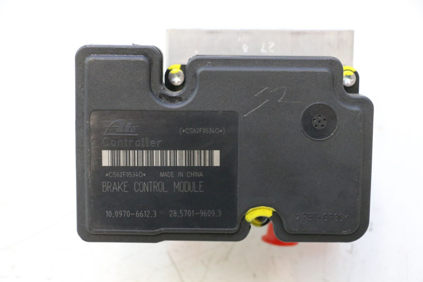 photo de BOMBA ABS PIAGGIO MP3 HPE 530 (2022 - 2026) - Outro ângulo de visão
