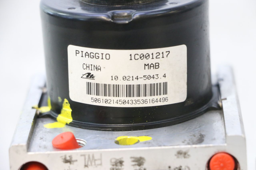 photo de BOMBA ABS PIAGGIO MP3 500 (2016 - 2018) - Vista de perto