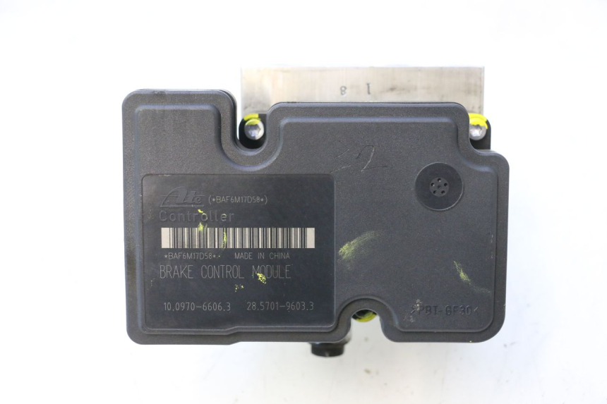 photo de BOMBA ABS PIAGGIO MP3 500 (2016 - 2018) - Zoom do estado de desgaste