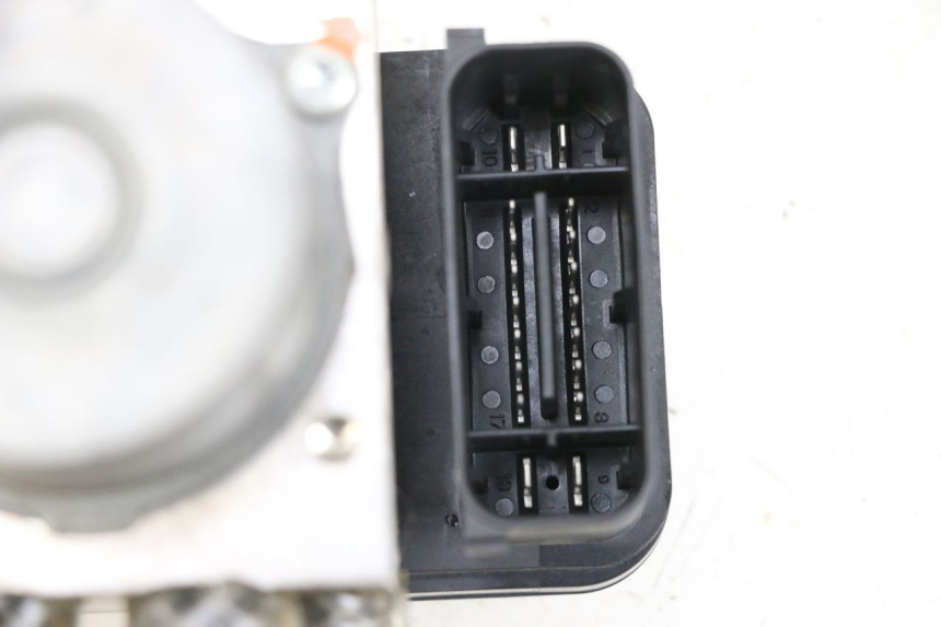 photo de BOMBA ABS YAMAHA MT-07 MT07 ABS 700 (2018 - 2020) - Outro ângulo de visão