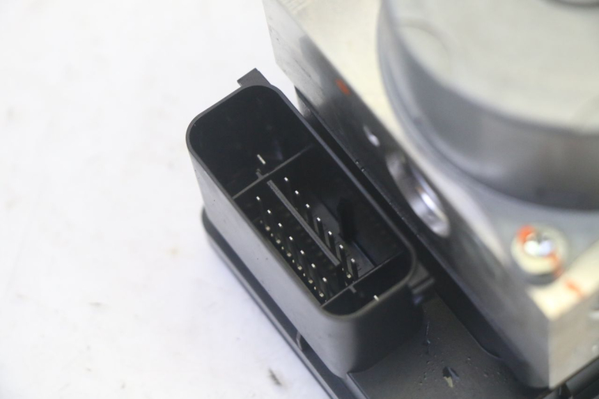 photo de BOMBA ABS BMW R GS 1250 (2021 - 2024) - Pontos de fixação