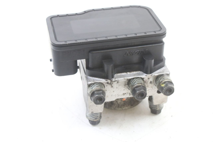 photo de BOMBA ABS PEUGEOT SATELIS 125 (2013 - 2018) - Pontos de fixação