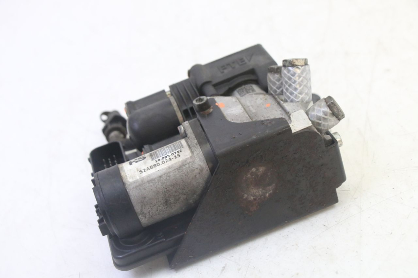 photo de BOMBA ABS PEUGEOT SATELIS 125 (2006 - 2009) - Pontos de fixação