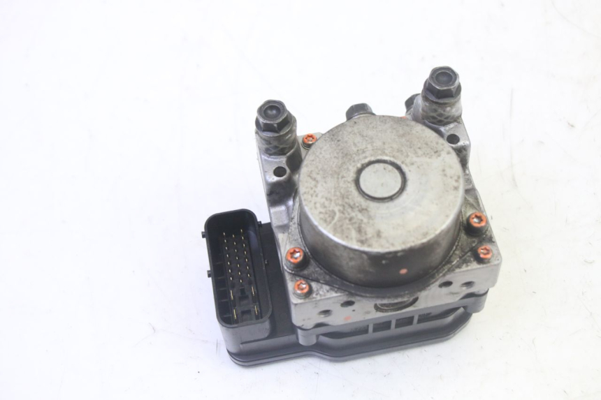 photo de BOMBA ABS PEUGEOT SATELIS 125 (2013 - 2018) - Zoom do estado de desgaste