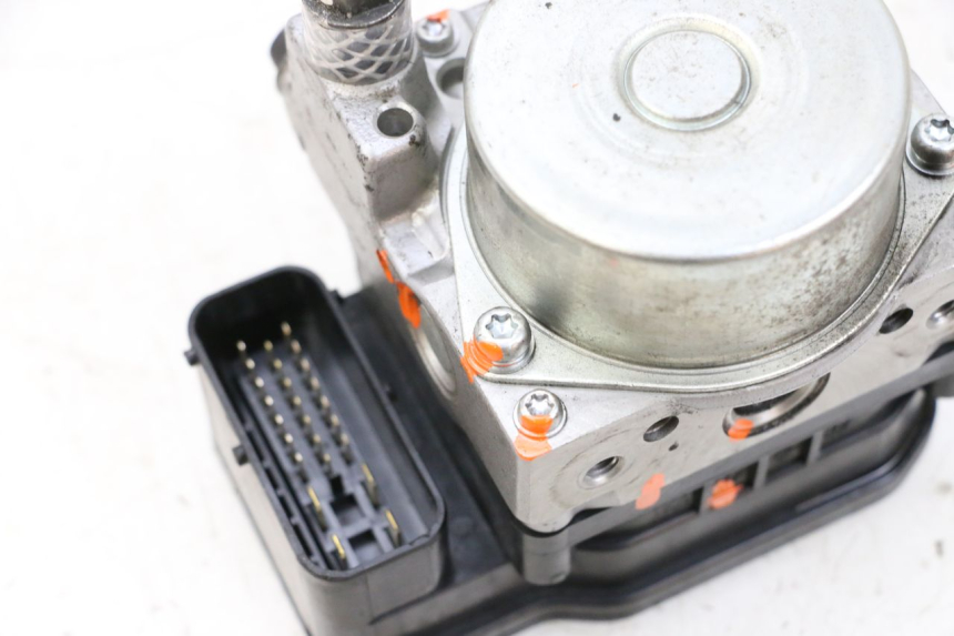 photo de BOMBA ABS PEUGEOT SATELIS 125 (2013 - 2018) - Pontos de fixação