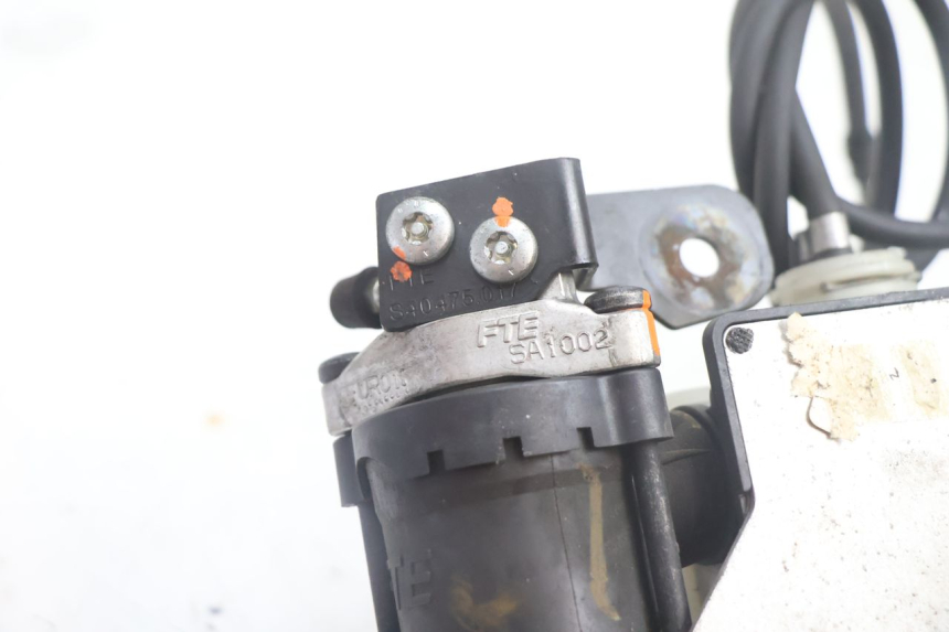 photo de BOMBA ABS PEUGEOT SATELIS 125 (2006 - 2009) - Estado da superfície