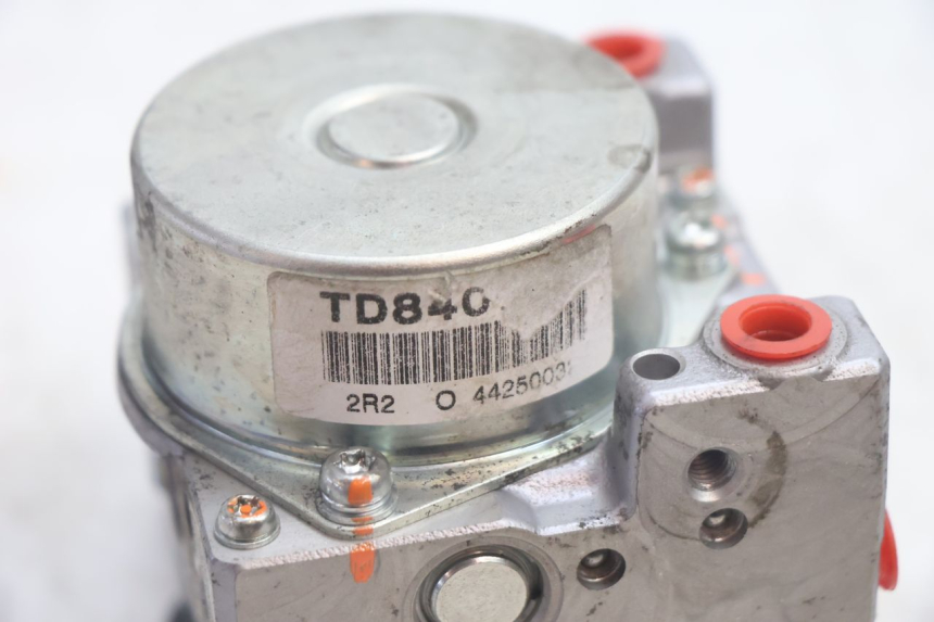 photo de BOMBA ABS PEUGEOT SATELIS 125 (2013 - 2018) - Ampliação técnica