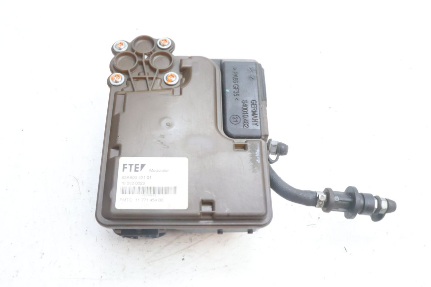 photo de BOMBA ABS PEUGEOT SATELIS 125 (2006 - 2009) - Pontos de fixação