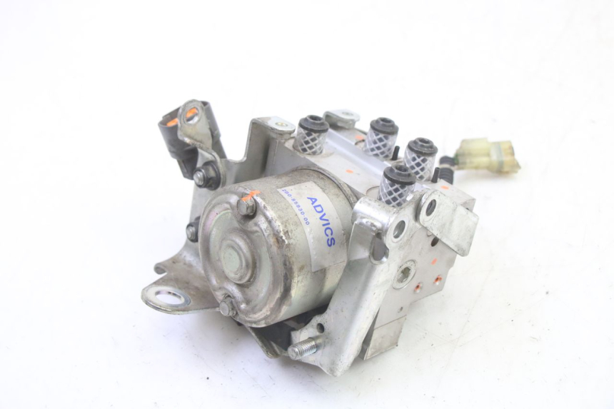 photo de BOMBA ABS YAMAHA TDM ABS 900 (2002 - 2014) - Outro ângulo de visão