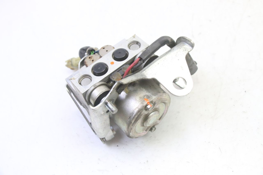 photo de BOMBA ABS YAMAHA TDM ABS 900 (2002 - 2014) - Estado da superfície