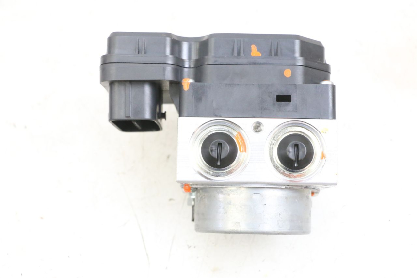 photo de BOMBA ABS YAMAHA TRICITY 300 (2020 - 2024) - Detalhe da peça